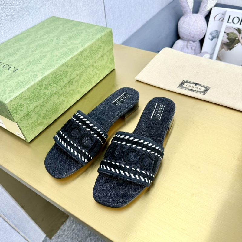 G*u*i slippers